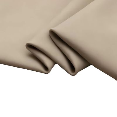 Exporté Standard 100% Polyester revêtement 210T Taffeta pour le tissu de couleur personnalisée