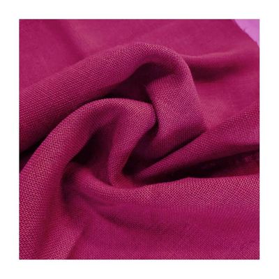 Poids moyen 60 pouces Tissu de bourrache teint sur mesure Colorié 100% rouleau de tissu de jute pour le confort