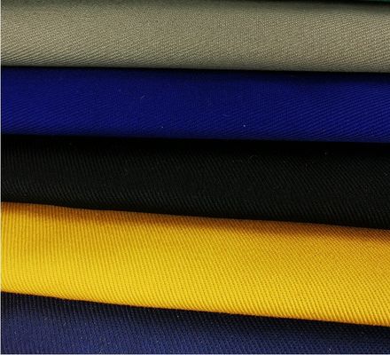 Densité de matériau de polyester à tige en sponges de 190 gm 108*58 pour la production sur le marché africain