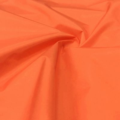 MCQ 4500 mètres 100% POLY 210T TAFFETA doux et coloré pour les vêtements et les uniformes