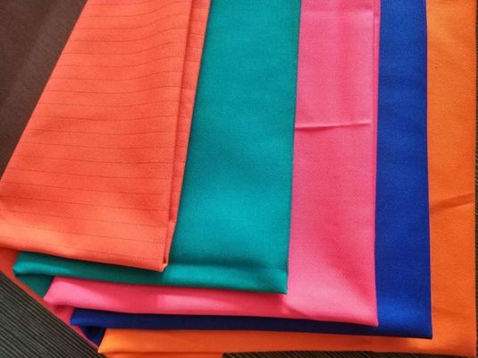 Vêtements de travail pour le travail électronique
