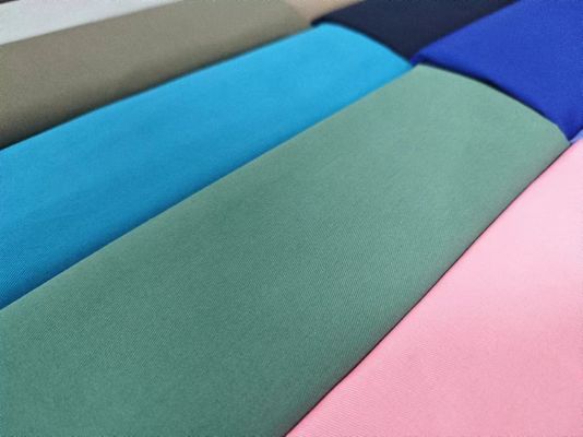 Couleur personnalisée 210T Taffeta Polyester Pour 100% Polyester Anti Pill Tissu