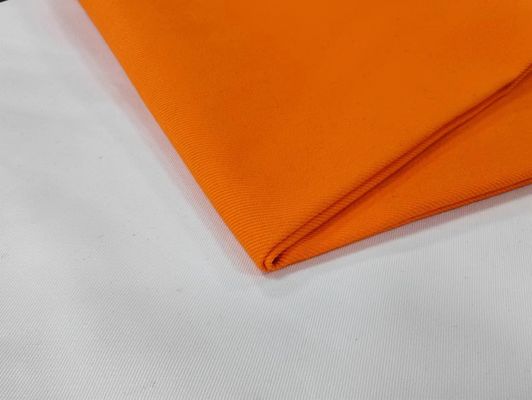 Exporté Standard 100% Polyester revêtement 210T Taffeta pour le tissu de couleur personnalisée