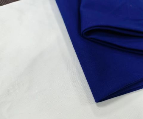 Tissu ignifuge à base de taffeta de polyester à haute résistance à l'incendie à haute résistance à l'incendie à haute résistance à l'incendie, imprimable à 100%