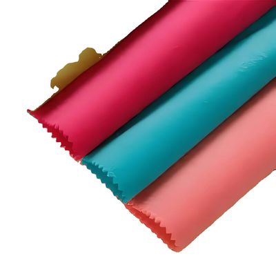 Couleur personnalisée 210T Taffeta polyester revêtement de tissu ignifuge pour les textiles domestiques