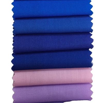 Tissu en polyester 100% doux et durable pour une résistance uniforme à l'eau