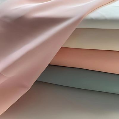 180×120 Densité 100% Tissu en polyester pour vêtements de travail Uniforme étanche et durable