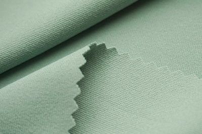 Tissu en polyester à l'épreuve de l'eau Gabardine pour vêtements de travail Uniforme en couleur personnalisée