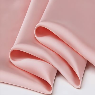 Tissu en polyester à l'épreuve de l'eau Gabardine pour vêtements de travail Uniforme en couleur personnalisée