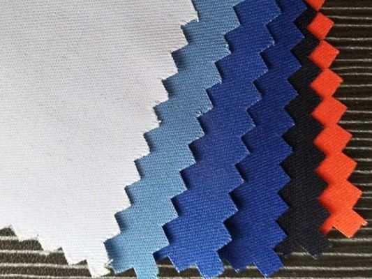 Rétractable à la flamme 100%polyester Twill Gabardine tissé pour uniformes dans l'industrie