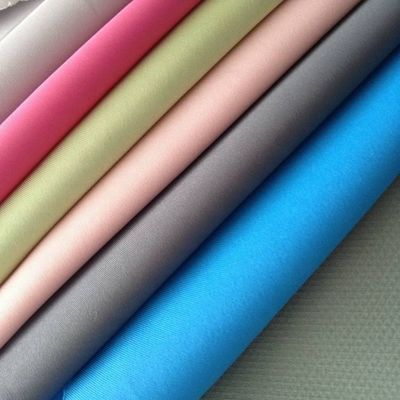 Tissu en polyester à 100% pour uniformes scolaires