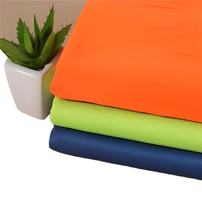 Fabrique à base de tissu de polyester à 100% sur mesure pour les vêtements de travail, les vêtements d'impression, le retardateur de flamme
