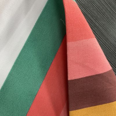 Poids moyen 57/58&quot; 80 Polyester 20 Tissu imprimé en coton pour vêtements de travail Tissu extérieur