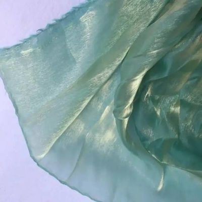 Fabrique de brocart en jacquard métallique 100% polyester en style à carreaux, prêt à l'expédition