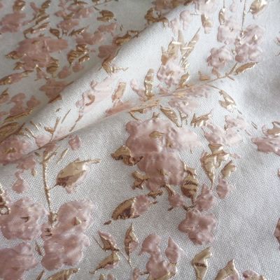 Fabrique de brocart en jacquard métallique 100% polyester en couleur prête à l'emploi pour vos besoins