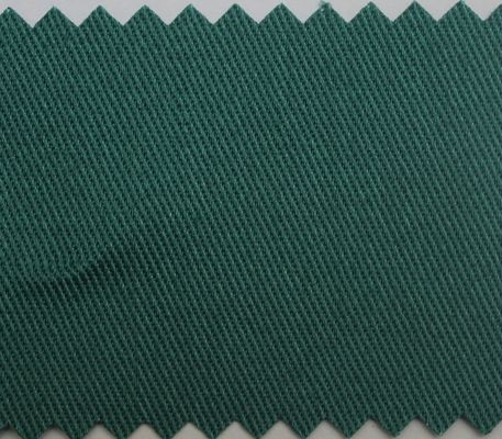 Fabrication à base de tissu de polyester à haute résistance à la flamme pour vêtements de travail
