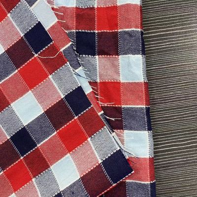 130gm 150gm 170gm 135gm Fil teinté Tissu simple Twill pour les costumes scolaires Vêtements de travail maintenant