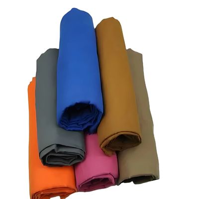 Couleur personnalisée 100% Polyester Gabardine Tissu de vêtements de travail pour l'uniforme de fourniture directe