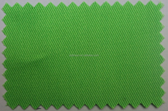 Conception personnalisée 100% Polyester Twill Workwear Tissu de tissu pour les vêtements de travail à usage sauvage