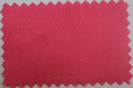 Conception personnalisée 100% Polyester Twill Workwear Tissu de tissu pour les vêtements de travail à usage sauvage