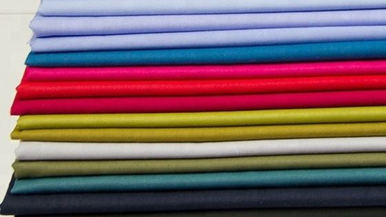 Tissu de doublure en polyester Taffeta 210T pour voiture en matériau doux et résistant aux déchirures