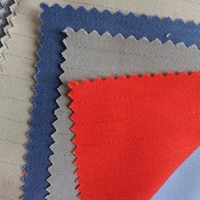 Tissu de doublure en polyester Taffeta 210T personnalisé avec nombre de fils 63D*63D dans le style TWILL