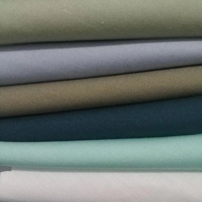 65% polyester 35% coton Rétracteur de flamme Tissu CVC Twill pour l'uniforme de taekwondo de judo