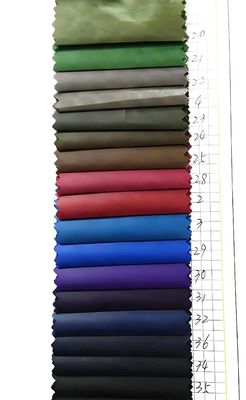 Stocks de tissus de taffeta 210T tissés pour le textile domestique exportés vers le marché mondial
