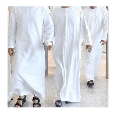 SLUB Style 45*45 133*72 Tissé Hommes blancs simples Robe arabe Saoudienne Thobe Tissu musulman